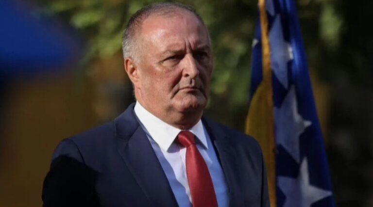 Helez: Međunarodni akteri sada vide sa kakvim primitivcem mi u BiH imamo posla. Put na koji je pomahnitali Dodik krenuo će završiti samo na jedan način, a to je njegovim hapšenjem.
