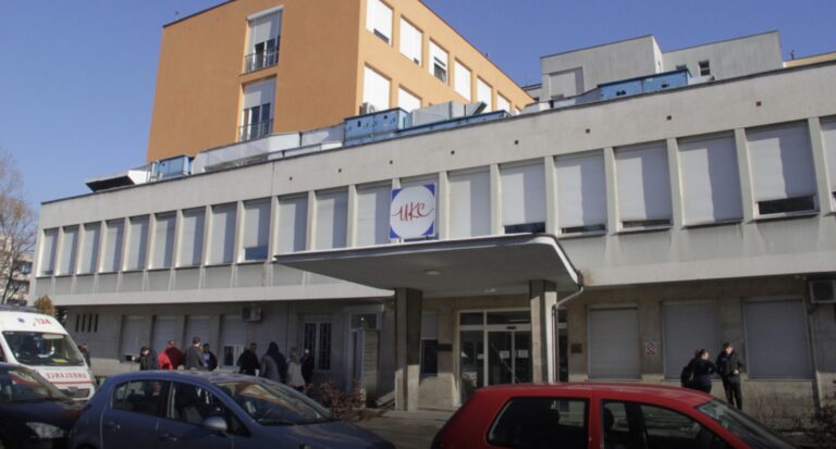 UKC Tuzla zove na ‘svečanu ceremoniju’ puštanja u rad linearnog akceleratora: Ogorčene porodice žrtava svjedoče za Raport o agoniji koju su prošli