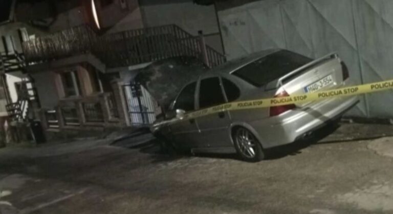 U Tuzli tokom noći zapaljen još jedan automobil. U blizini se nalazailo dvoje maloljetne djece.
