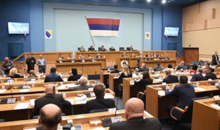 Potpuna kapitulacija:  Narodna Skupština RS poništila sve zakone koje je osporavo Ustavni Sud BiH.