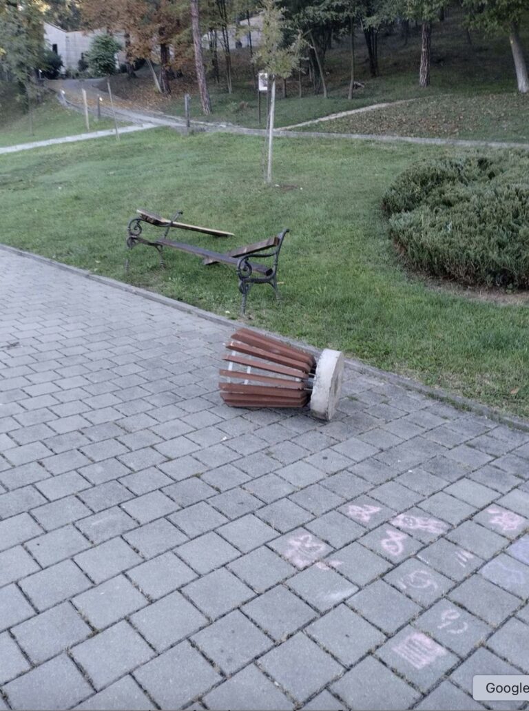 Devastirano šetalište na  Slanoj Banji