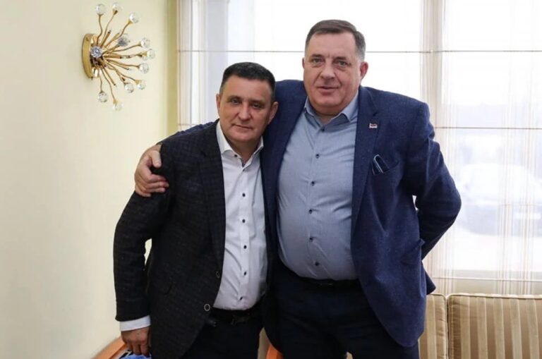 Dodikov direktor UKC Banja Luka, Vlado Đajić dila drogu na snimku?