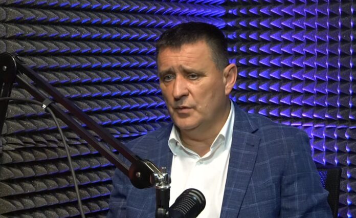 Vlado Đajić govori o predizbornom dijeljenju pomoći građanima Vlado Đajić govori o predizbornom dijeljenju pomoći građanima