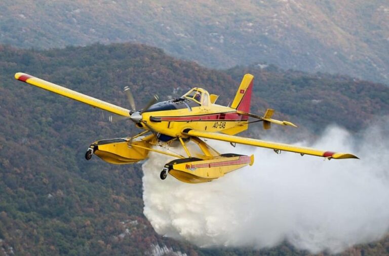 Avion Centra iz Mostara gasi požar u Trebinju