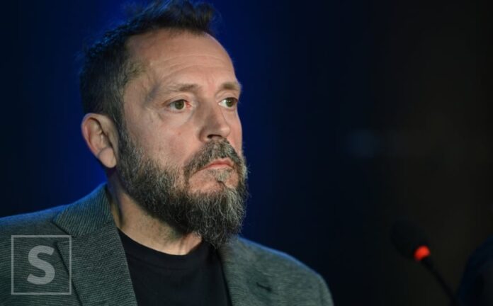 Svijeće zapaljene u znak podrške Ratku Mladiću