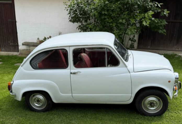 Garažirani Fićo Zastava 750 iz 1976. godine ponuđen na prodaju