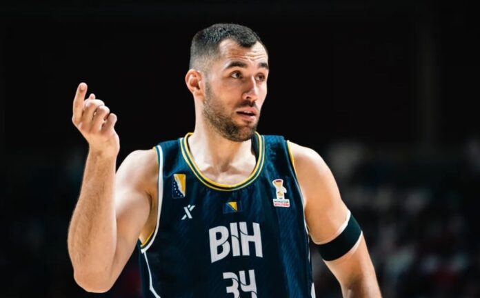 Kenan Kamenjaš tokom priprema košarkaške reprezentacije BiH