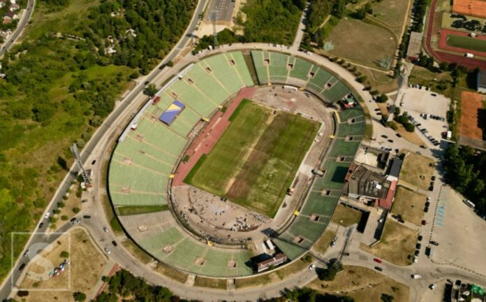 Stadion Asim Ferhatović Hase u Sarajevu i oštećeni glavni teren
