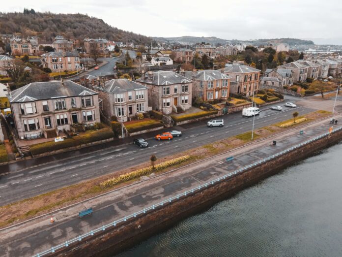 Glavna ulica Greenocka i nova prodavnica afričkih proizvoda