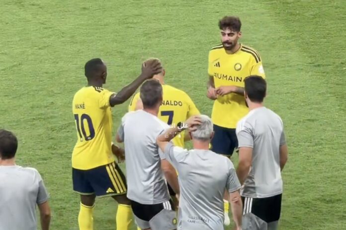 Cristiano Ronaldo i Sadio Mane tokom proslave gola Al Nassra Cristiano Ronaldo i Sadio Mane tokom proslave gola Al Nassra