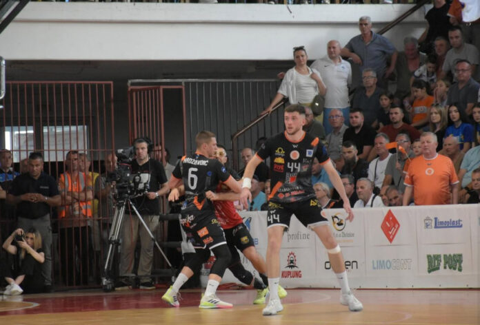 Rukometaši Konjuha tokom utakmice protiv Potaissa Turde u EHF European Cupu