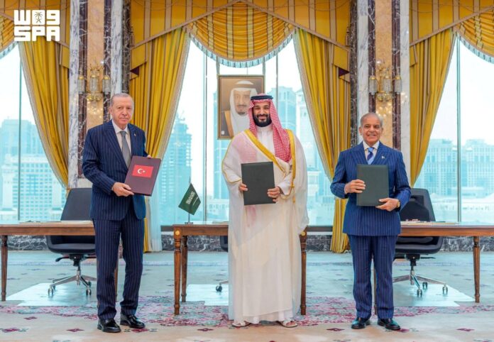 Potpisivanje sporazuma o savezu Turske, Saudijske Arabije i Pakistana