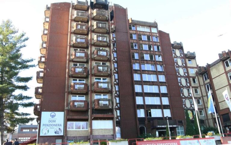 Dom penzionera Tuzla u kojem je smješteno 106 korisnika