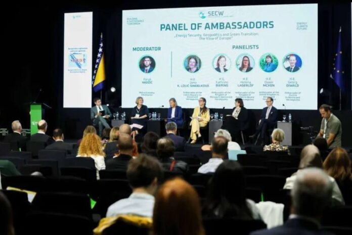 Učesnici konferencije SECW 2026 u Sarajevu razgovaraju o energetskoj tranziciji