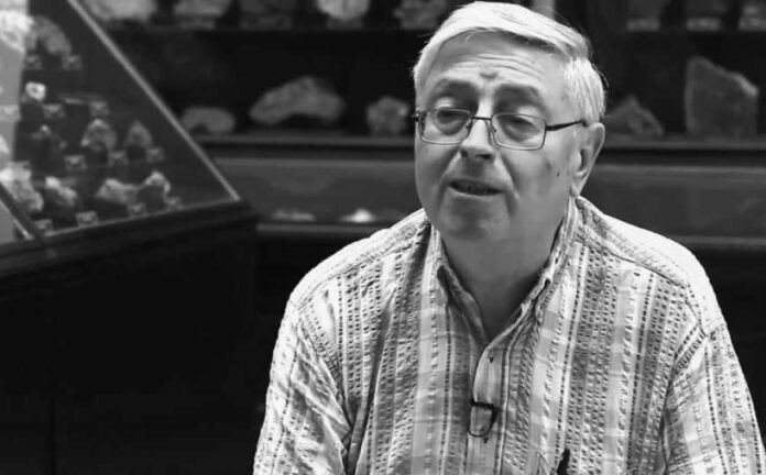 Zvonimir Radeljković i emisija Country Club na Radiju Zidu tokom opsade Sarajeva