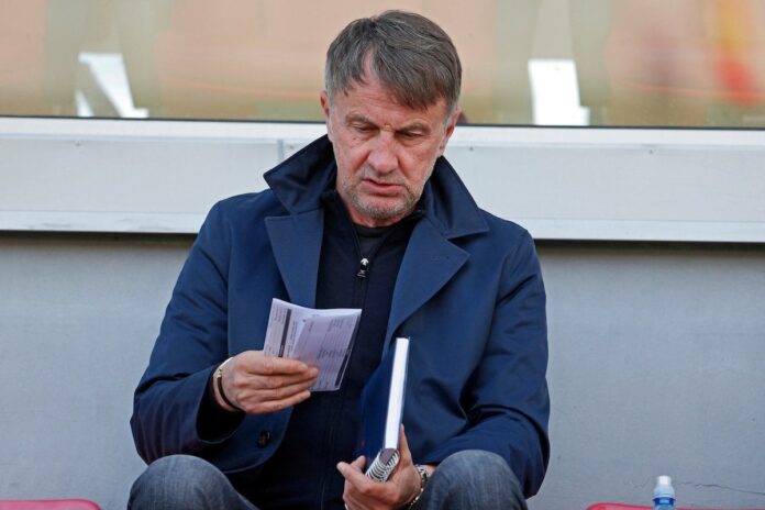 Matej Gaštarov u dresu Crvene zvezde tokom utakmice