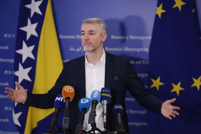 Profesionalni kamioni na graničnom prijelazu između BiH i Evropske unije