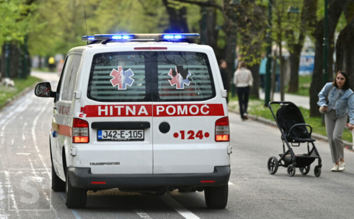 Policijski uviđaj nakon sudara električnog romobila i automobila na Ilidži