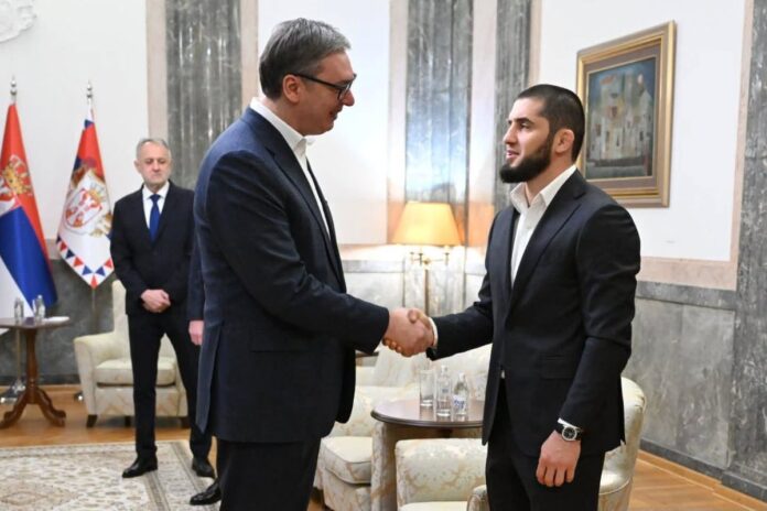 Islam Makhachev i Aleksandar Vučić tokom susreta u Beogradu