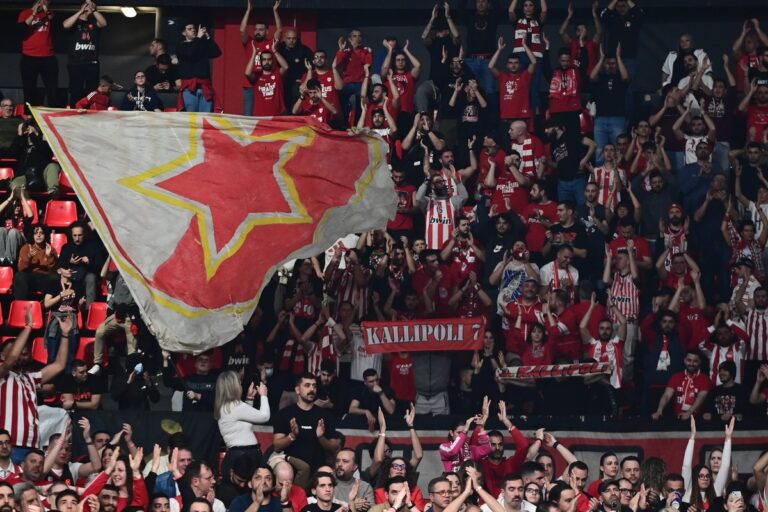 Košarkaši Crvene zvezde tokom utakmice protiv Žalgirisa u Euroligi
