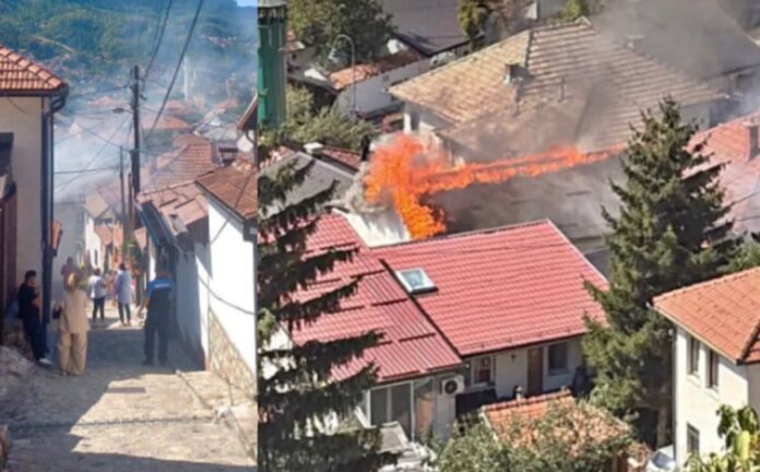 Vatrogasci intervenišu nakon požara na krovu porodične kuće na Vratniku Vatrogasci intervenišu nakon požara na krovu porodične kuće na Vratniku