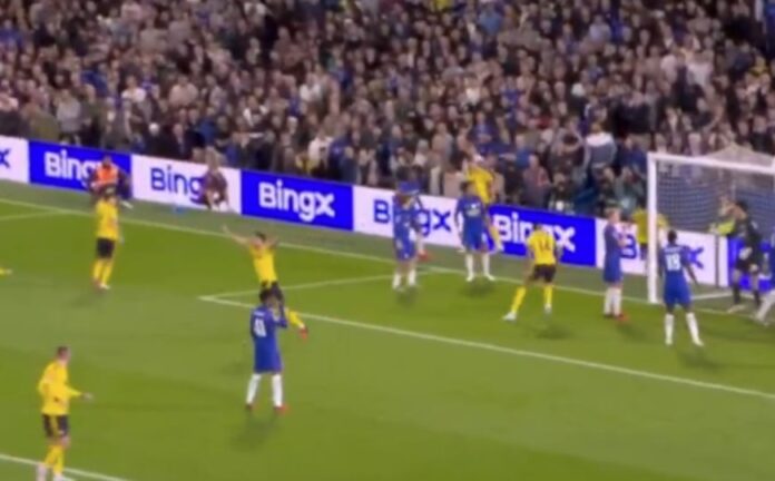 Tarik Muharemović slavi gol za Leeds protiv Chelseaja na Stamford Bridgeu