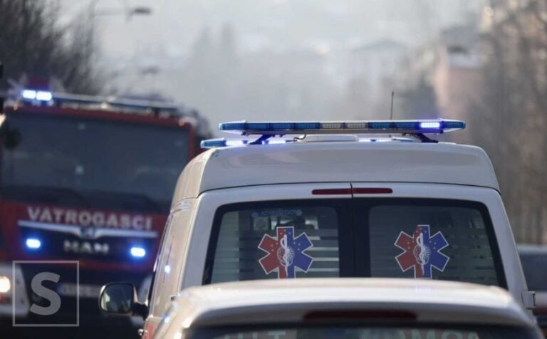 Sudar dva automobila na raskrsnici na Ilidži