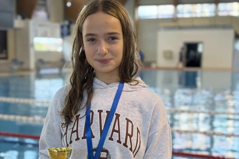 Mladi plivači Plivačkog kluba Sarajevo nakon osvajanja medalja u Subotici