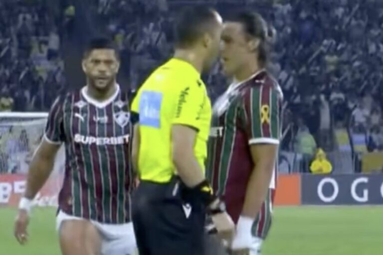 Davi Lacerda u incidentu s igračem Fluminensea Canobbijem tokom brazilskog derbija
