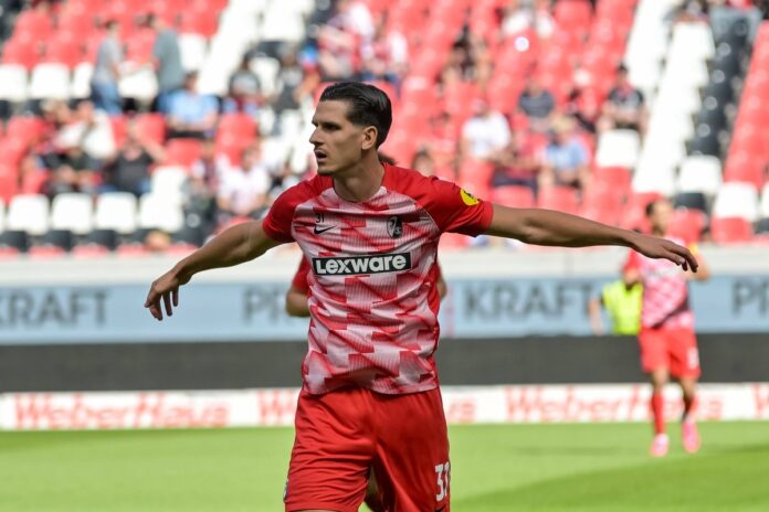 Igor Matanović u dresu Freiburga tokom utakmice
