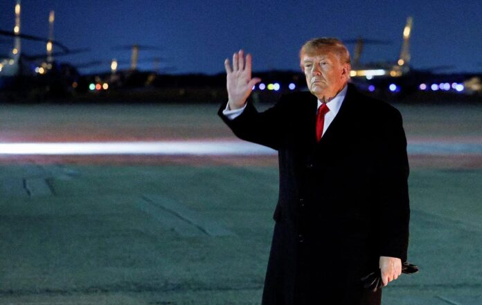 Trump razmatra nove napade na Iran zbog nuklearnog oružja - Facebook Donald Trump govori novinarima o mogućim novim napadima na Iran