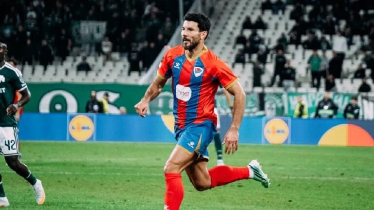 Miloš Jojić tokom utakmice Borca protiv Panathinaikosa