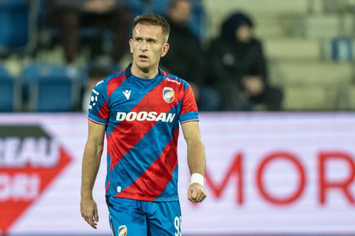 Amar Memić slavi pogodak za Viktoriju Plzen protiv Jabloneca