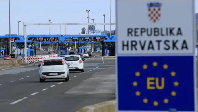 Putnici s biometrijskim pasošem na graničnom prijelazu prema Evropskoj uniji
