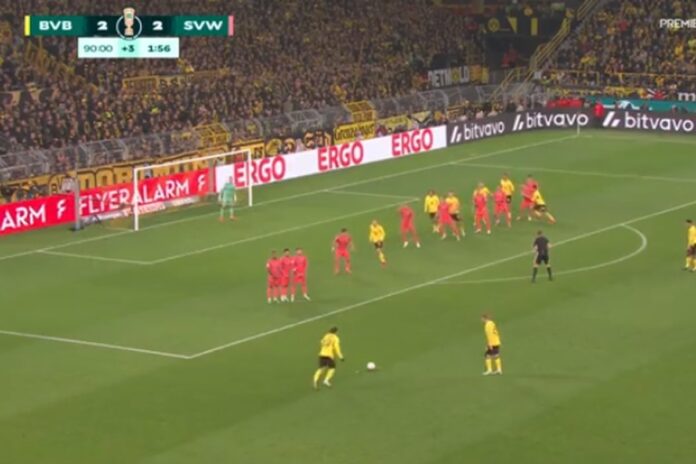 Marcel Sabitzer slavi pobjednički pogodak za Borussiju Dortmund protiv Werdera