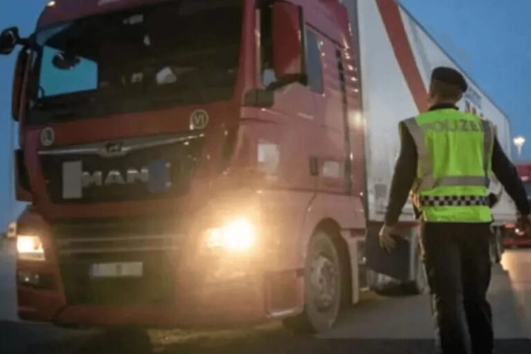 Kamion na austrijskom auto-putu nakon opasne vožnje