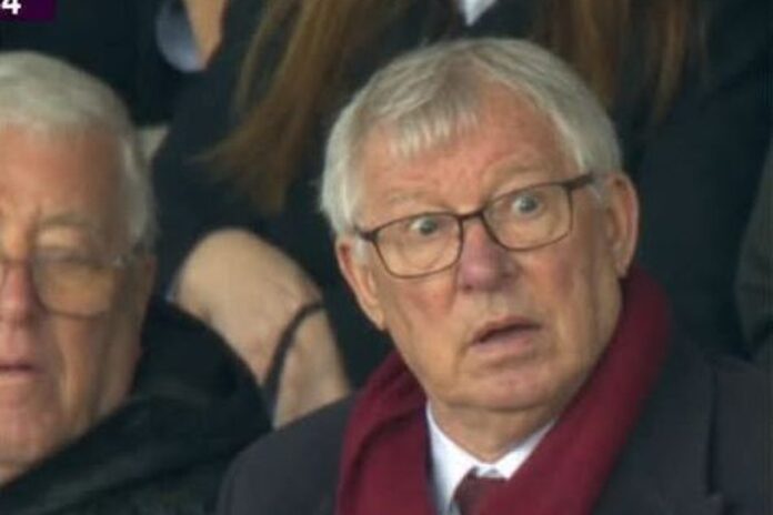 Sir Alex Ferguson na tribinama tokom utakmice Leedsa i Manchester Uniteda