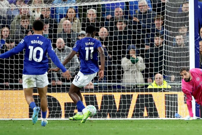 Stadion Goodison Park i grb Evertona u kontekstu moguće prodaje kluba