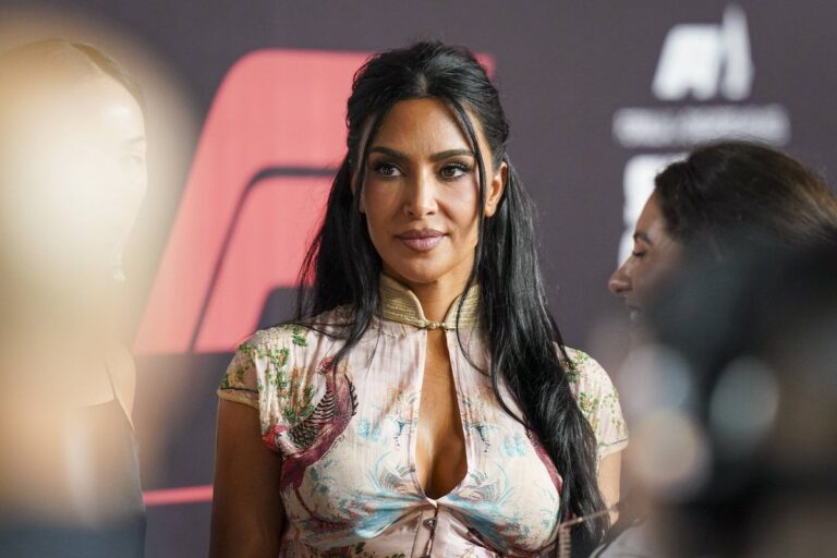 Kim Kardashian na premijeri serije All’s Fair u Meksiku