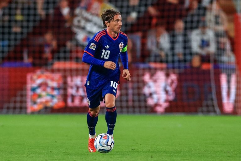 Luka Modrić u dresu Milana tokom fudbalske utakmice