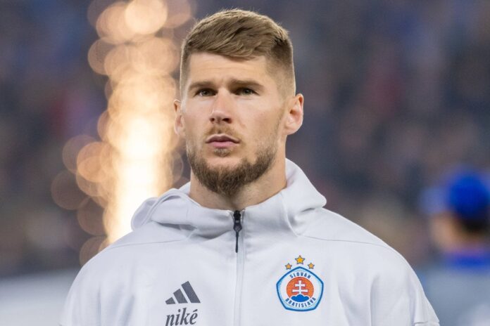 Alen Mustafić u dresu Slovana Bratislave tokom utakmice Lige prvaka