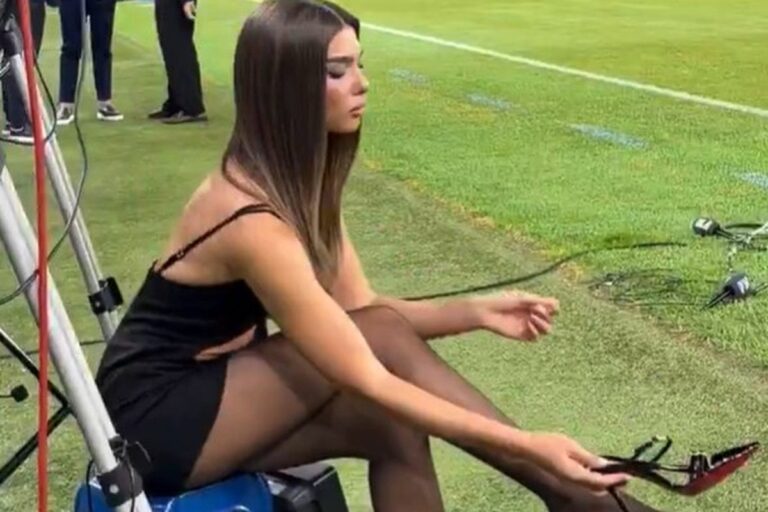 Eva Murati u elegantnom izdanju pored televizijske opreme na stadionu