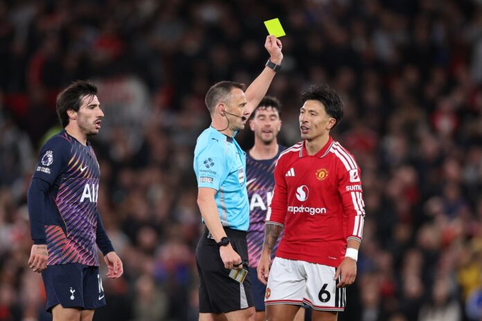 Lisandro Martínez u dresu Manchester Uniteda tokom fudbalske utakmice