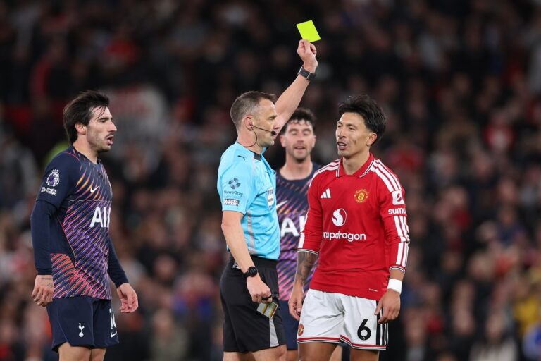Lisandro Martínez u dresu Manchester Uniteda tokom fudbalske utakmice