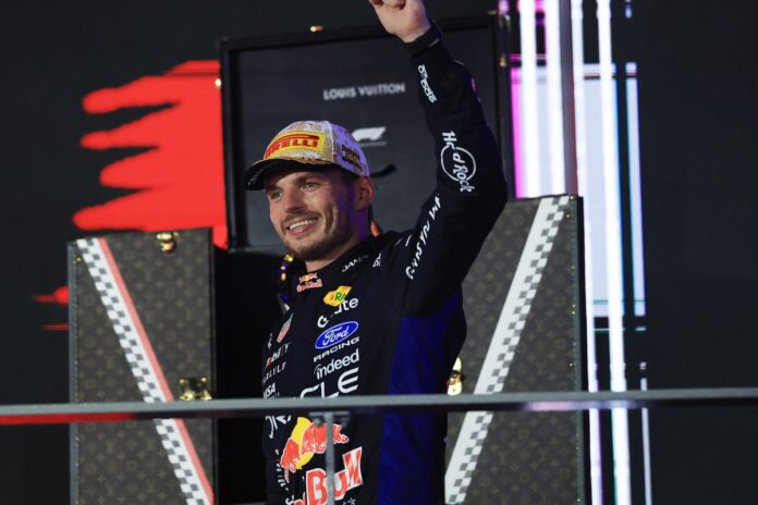 Max Verstappen u bolidu Red Bulla tokom utrke Formule 1