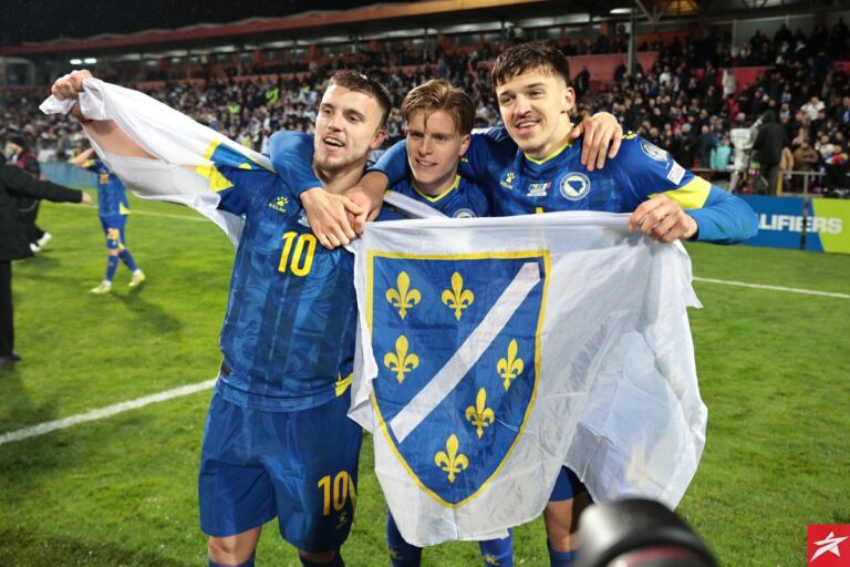 Tarik Muharemović u dresu Leeds Uniteda tokom fudbalske utakmice