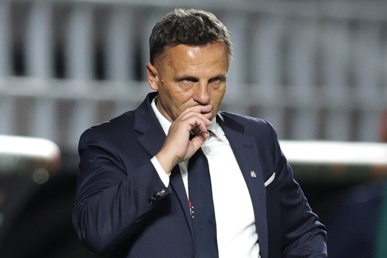 Mario Kovačević na klupi Dinama nakon poraza od NEC Nijmegena