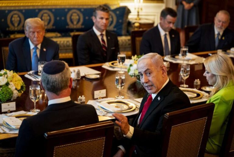 Donald Trump i Benjamin Netanyahu tokom političkog susreta