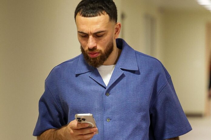 Mike James tokom utakmice Anadolu Efesa protiv Crvene zvezde u Beogradu