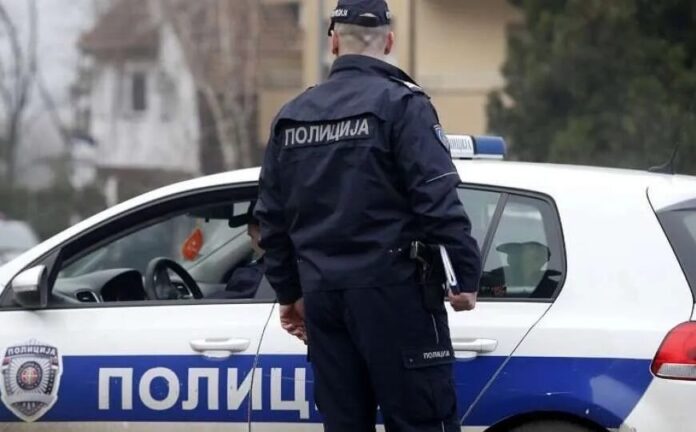 Izgorjeli automobili nakon požara u beogradskom naselju Rakovica